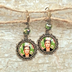 Bronze earrings with glas cabochon Frida,Frida large earrings in olive green, pink Frida earrings, Frida Kahlo jewelry, gift for women imagem 6