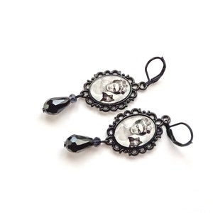 Boho Frida earrings, vintage style Frida earrings in black and white, Frida jewelry, special gift for Frida lovers, gift for best frend image 3