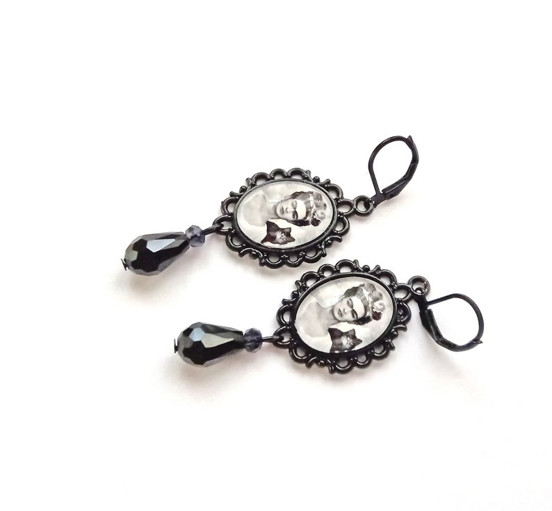 Boho Frida earrings, vintage style Frida earrings in black and white, Frida jewelry, special gift for Frida lovers, gift for best frend image 3