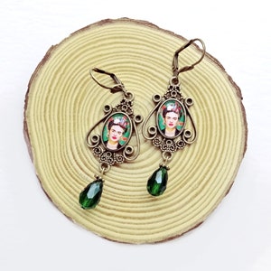 Vintage style earrings FRIDA, Frida Kahlo antique style earrings, Frida Kahlo long earrings, gift for women, Frida Kahlo jewelry verde-rojo
