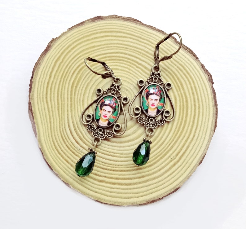 Vintage style earrings FRIDA, Frida Kahlo antique style earrings, Frida Kahlo long earrings, gift for women, Frida Kahlo jewelry verde-rojo