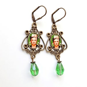 Vintage style earrings FRIDA, Frida Kahlo antique style earrings, Frida Kahlo long earrings, gift for women, Frida Kahlo jewelry verde olivo