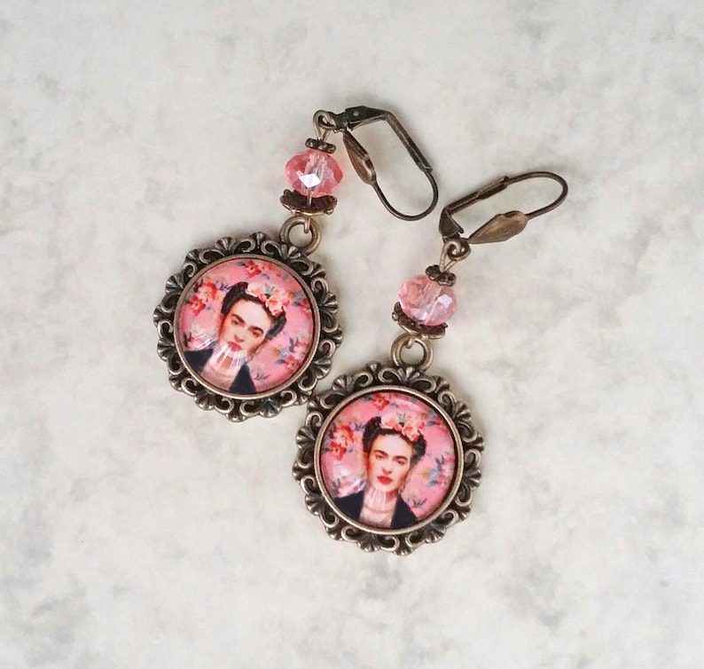 Bronze earrings with glas cabochon Frida,Frida large earrings in olive green, pink Frida earrings, Frida Kahlo jewelry, gift for women imagem 10