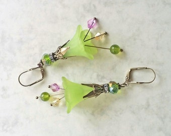 Pistachio earrings with Lily Flower, boho earrings,Lucite flower earrings,gift for women,christmas gift