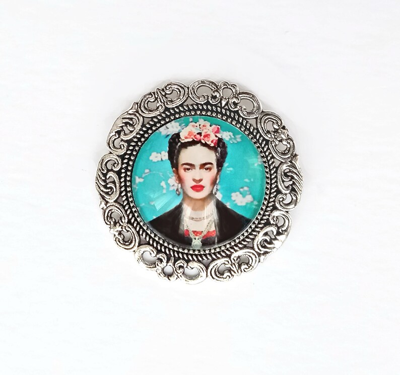 Frida cabochon brooch, silver Frida Kahlo brooch, gift for women, christmas gift, brooch with image of Frida frida turquesa