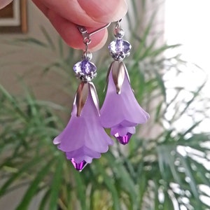 Purple earrings with lily flowers,lucite flower earrings,Lilac Lily Flower Dangle Earrings, Super Light  Earrings, Christmas Gift for women