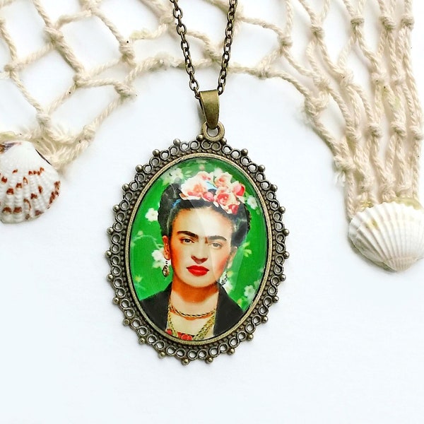 Duży owalny wisiorek Frida, długi naszyjnik z Frida, brązowa zawieszka Frida, prezent dla kobiet,  biżuteria Frida Kahlo