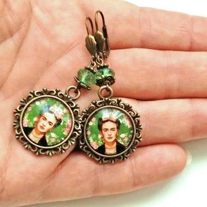 Bronze earrings with glas cabochon Frida,Frida large earrings in olive green, pink Frida earrings, Frida Kahlo jewelry, gift for women imagem 8