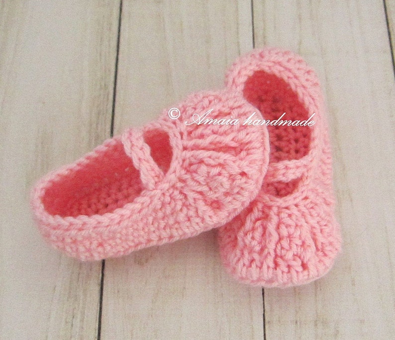 Very Soft Great as an baby girl gift Pink baby booties Baby mary jane shoes Crochet mary janes booties for Newborn to 12 Months