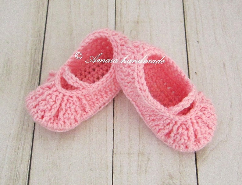 Very Soft Great as an baby girl gift Pink baby booties Baby mary jane shoes Crochet mary janes booties for Newborn to 12 Months