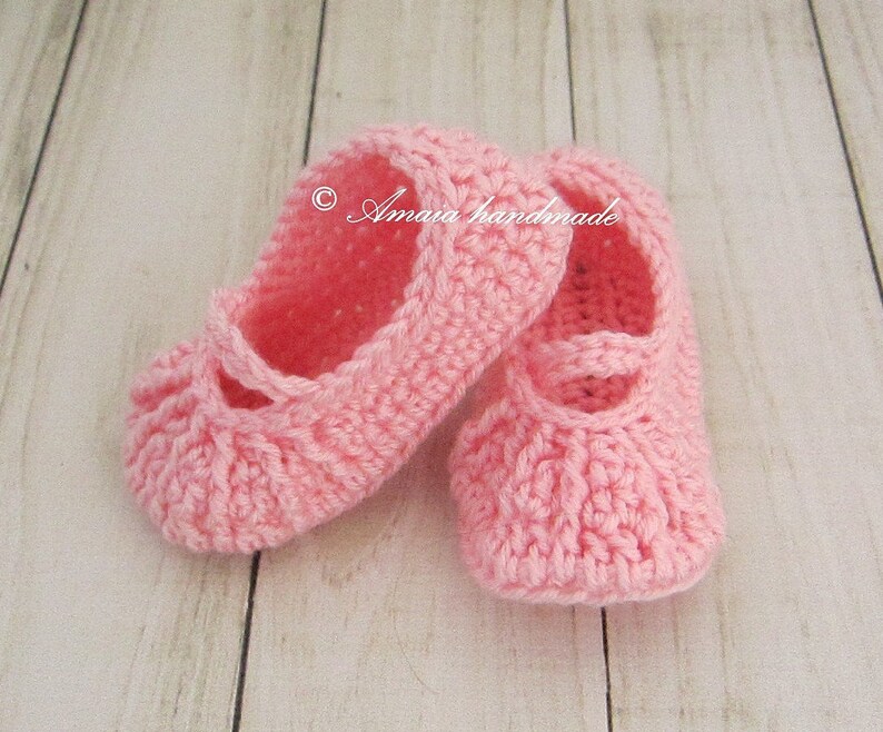 Very Soft Great as an baby girl gift Pink baby booties Baby mary jane shoes Crochet mary janes booties for Newborn to 12 Months