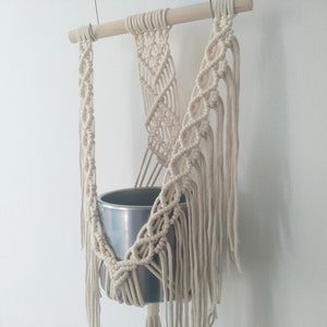 DIY tutorial for macrame plant hanger hanging wall planter, step by step instructions with photos, digital download, DIY pdf, wall hanging zdjęcie 2