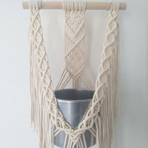 DIY tutorial for macrame plant hanger hanging wall planter, step by step instructions with photos, digital download, DIY pdf, wall hanging zdjęcie 9