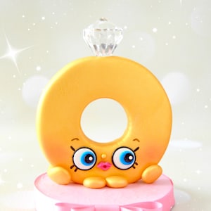 Roxy Ring Cake Topper OOAK, Shopkins cake toppers, Shopkins cake decorations, Shopkins, Shopkins invitations, Shopkins birthday, Shopkins pa