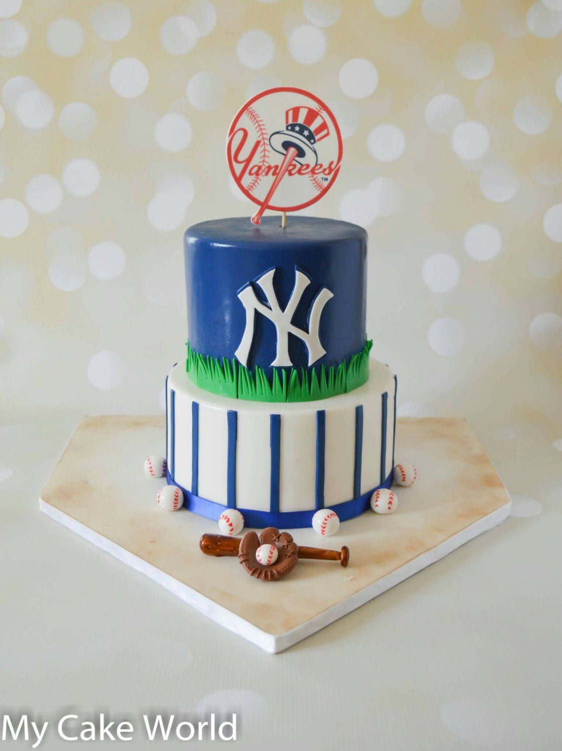 Baseball-Themed Groom's Cake with Yankees Logo