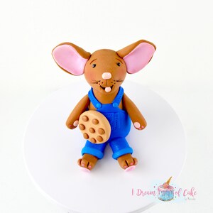 Mouse figurine polymer clay mouse