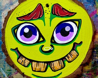 Cayewtee Pahtewtee, Merry Monsters: Adorno de madera verde brillante único, pintado a mano, de Fragz