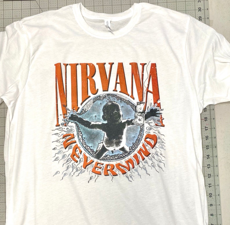 Nirvana Band Shirt Nirvana Nevermind T-Shirt - Grunge Rock Kurt