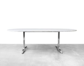 Mesa de comedor de mármol de Carrara con base de acero inoxidable de Nicos Zographos