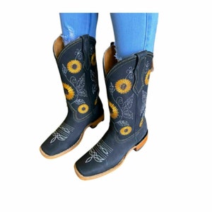 Women Genuine Cowhide Leather Boots with Colorful Flowers Embroidery + Belt