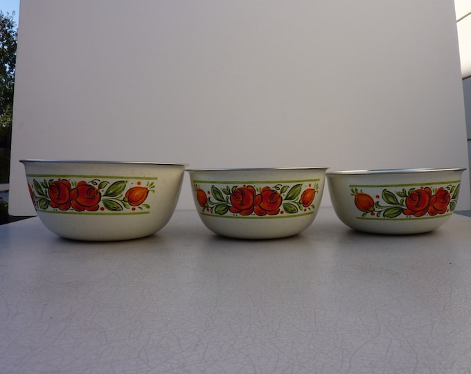 Vintage Cream With Green Trim Enamel Bowl Enamel Mixing Bowl Farmhouse