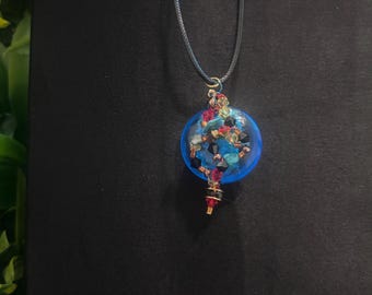 Naszyjnik z wisiorem z kryształu i koralików Ocean Wire Wrapped: czarny sznurek, 18 cali