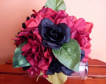 Bridal bouquet. Red & black bouquet. Winter bouquet. Goth bouquet. Red bouquet. Valentines bouquet. Hydrangea and rose bouquet