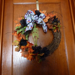 Halloween wreath, Halloween decor, skeleton wreath, Halloween door wreath