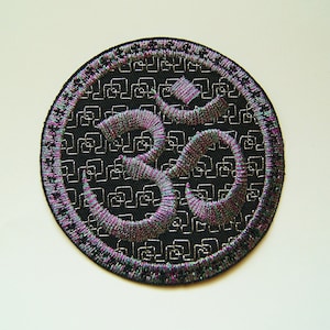 Chakra OHM Patch geborduurd opstrijkbare stoffen patch door BalkisBoutique!