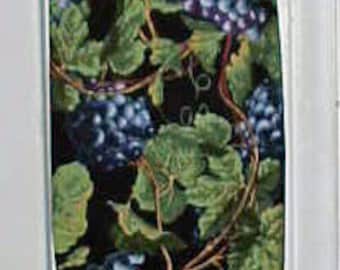 191# Plastic Grocery Bag Holder Grapes Wine Plastic Bag Holder