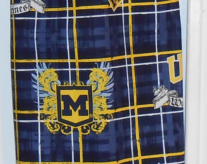 372# Plastic Grocery Bag Holder University Michigan Wolverines Football plastic bag holder