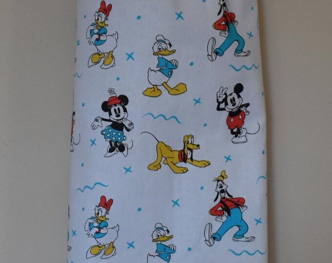 332# Mickey Minnie and Donald Firends Plastic Grocery Bag Holder Disney plastic bag holder
