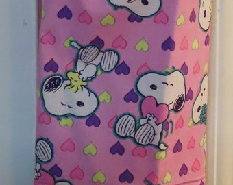 423# Plastic Grocery Bag Holder  Snoopy Peanuts Valentine  Plastic Bag Holder