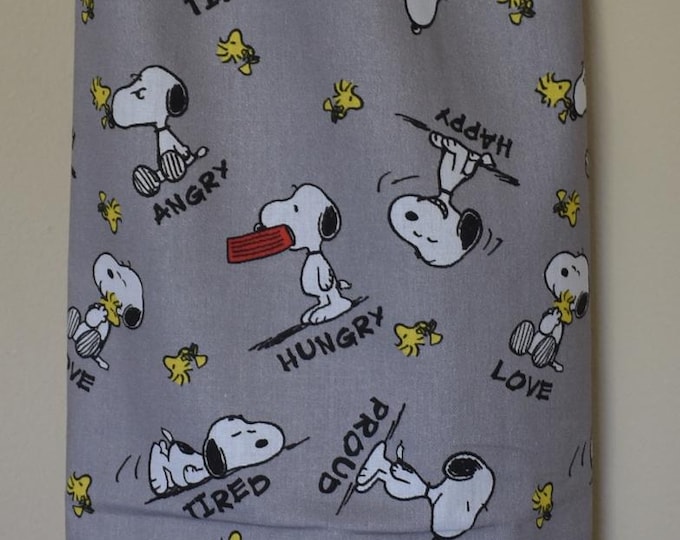 Peanuts 480#  Snoopy and Woodstock Plastic Grocery Bag Holder  Universal Plastic Bag Holder