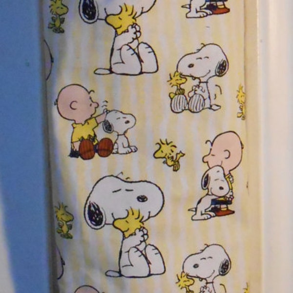 Peanuts 409# Snoopy Woodstock Plastic Grocery Bag Holder  Universal Plastic Bag Holder