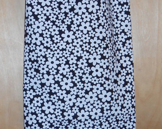 366# Plastic Grocery Bag Holder Black and White Tiny Flowers  plastic bag holder