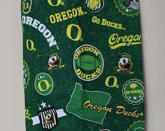 Oregon 129# Ducks Plastic Grocery Bag Holder   University Football  Handmade plastic bag holder