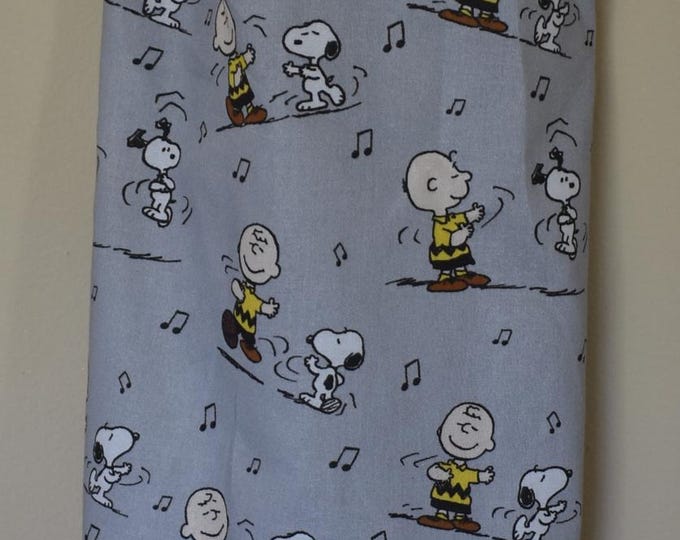 Peanuts 479# Charlie Brown and Snoopy Woodstock Plastic Grocery Bag Holder  Universal Plastic Bag Holder