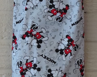 109# NEW Plastic Grocery Bag Holder Mickey and Minnie Mouse plastic bag holder