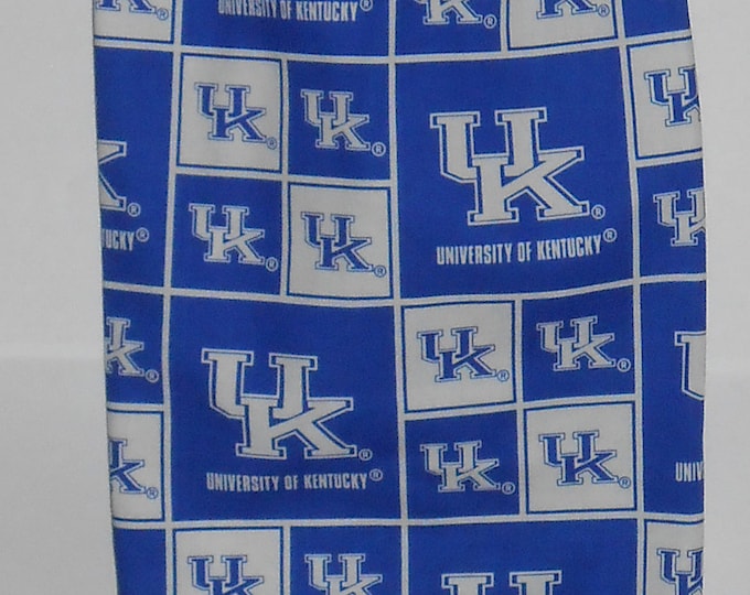 338# University of Kentucky Plastic Grocery Bag Holder   Plastic Bag Holder
