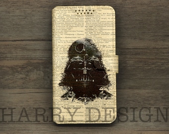 Può includere: Custodia per telefono con copertina a ribalta, stampata con un design di pagina di dizionario vintage e una silhouette scura di Darth Vader. Le parole "HARRY DESIGN" sono stampate sul fondo della custodia.
