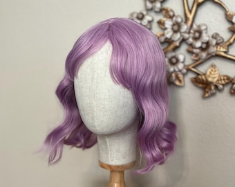 Light Taro Mauve Pink Purple Kawaii Pastel Goth Gothic Short Wavy Curly Locks Bangs Wig Synthetic Hair Cosplay Halloween Costume Accessory