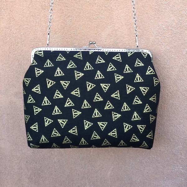 Black Geometric Handmade Handbag Purse Wallet Kiss Lock Purse Crossbody Bag Golden Triangle Prints Fabric Bag Kiss Lock Clutch with Chain