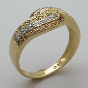 Prachtige driekleurige design RING met 0,19 ct. BRILJANTEN, 14 karaat goud meerkleurig