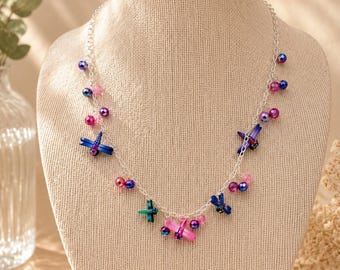 Collier libellule coloré, bijoux à breloques artisanales fantaisistes, collier tendance inspiré de la nature, cadeau boutique pour elle