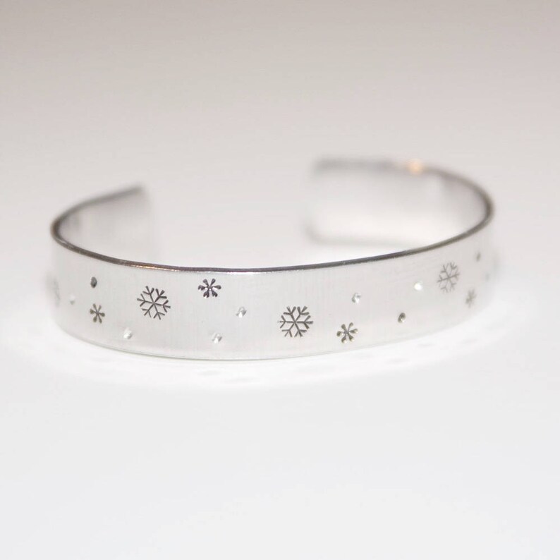 Snowflake Bracelet Flurries image 1