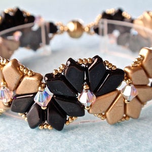 Beading Tutorial for Regal Waves Bracelet