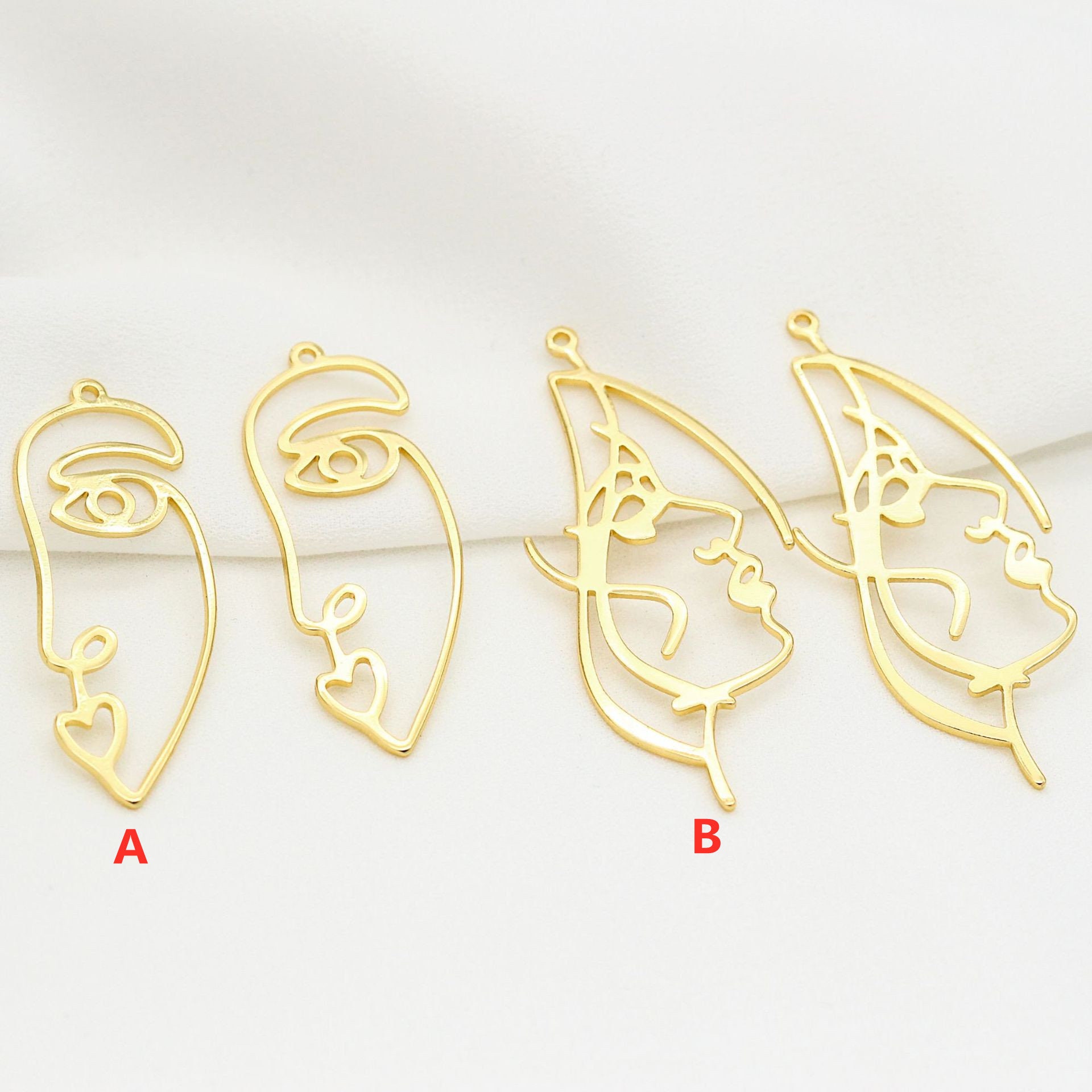 10pcs 14k Gold Plated Brass Hollow Out Face Charm Pendants 10pcs 14k Gold Plated Brass Hollow Out Face Charm Pendants