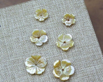 10pcs 8mm,10mm Natural Yellow MOP Flower Beads Mother of Pearl Carved Flower Beads B030101