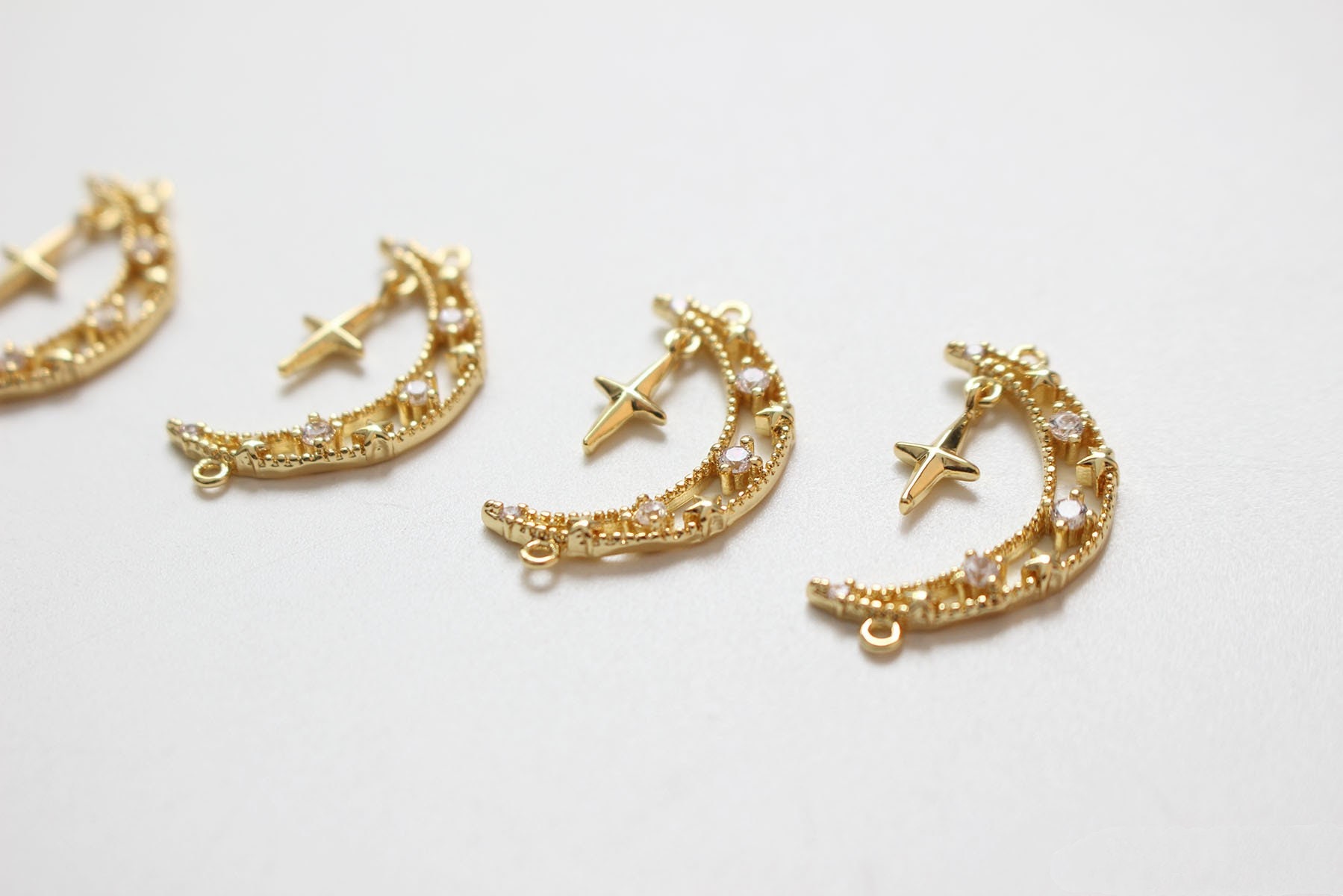 embroidery cuff 1 ヘアーカフス：zoule（ゾーラ） - gargle